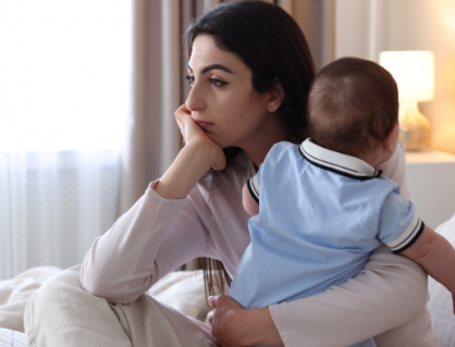 Các vấn đề tâm lý hậu sản ngoài trầm cảm mà cha mẹ cần biết