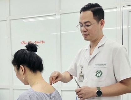 Điều trị đau cổ vai gáy bằng Y học cổ truyền