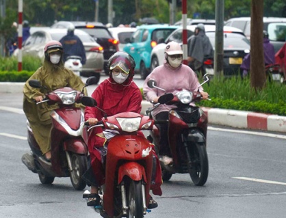 Trung Bộ và Nam Bộ mưa dông chiều tối