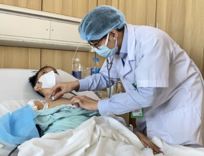 Ca ghép gan thắp lại hy vọng cho nam sinh bị xơ gan di truyền