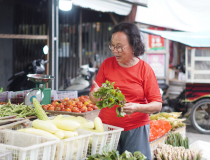 Bước sang tuổi 60, nên ăn gì để sống khỏe hơn?