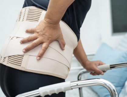 Dấu hiệu cảnh báo thoái hóa đốt sống lưng nhiều người bỏ qua