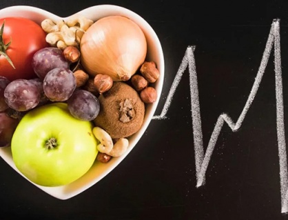 Tại sao cholesterol vẫn cao dù không ăn thịt?
