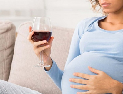 Ngày càng nhiều phụ nữ uống rượu khi mang thai