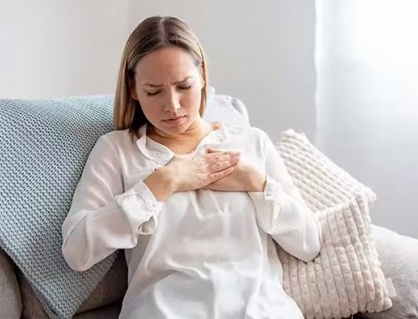 Phải làm gì khi có cơn đánh trống ngực?