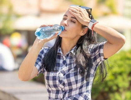 3 loại đồ uống nên tránh khi nắng nóng