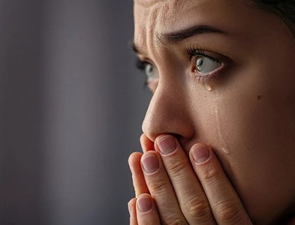 Vì sao bạn dễ khóc hơn khi căng thẳng?