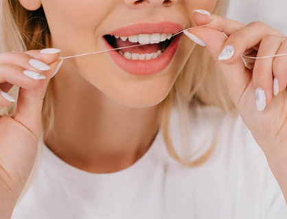Những điều cần biết khi dùng chỉ nha khoa