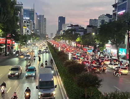 Nhiều vùng trên cả nước đón mưa dông về chiều tối