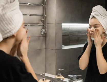 Làn da sẽ ra sao nếu bạn không tẩy trang trước khi đi ngủ?