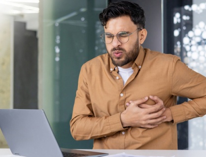 Tim bất ngờ đập dồn dập vài phút rồi tự hết là bị làm sao?