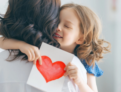 10 dấu hiệu trẻ có kiểu gắn bó an toàn