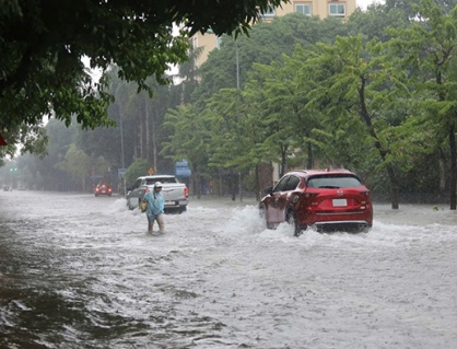 Trung Bộ mưa dồn dập, có nơi trên 300mm