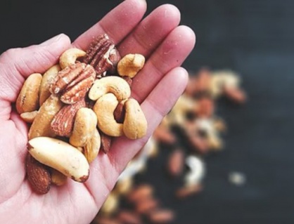 Ăn các loại hạt mỗi ngày có thể giảm nguy cơ tăng huyết áp
