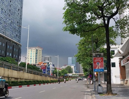 Nhiều nơi ở Trung Bộ và Nam Bộ mưa lớn trong đêm