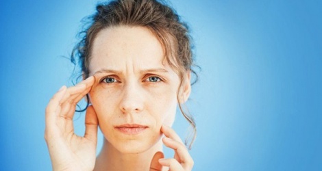 Da mặt nhợt nhạt, vàng da cẩn thận dấu hiệu thiếu hụt vitamin B12