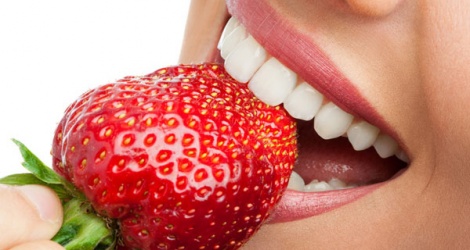 Thực phẩm giúp răng miệng khỏe mạnh, trắng sáng ngay tại nhà