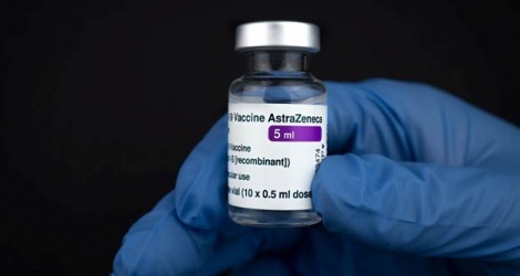 AstraZeneca lần đầu thừa nhận vaccine của hãng gây đông máu