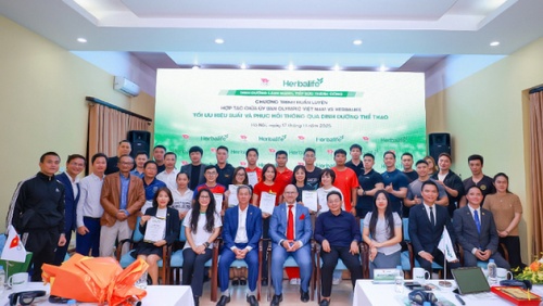 “Tối ưu Hiệu suất và Phục hồi thông qua Dinh dưỡng Thể thao” 