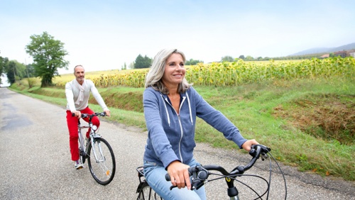 Tập luyện nhẹ nhàng - bí quyết giảm đau cho người bệnh viêm xương khớp