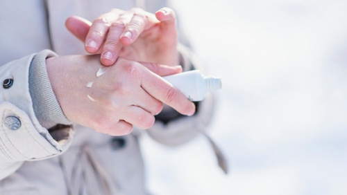 Cách chăm sóc làn da bị chàm eczema mùa Đông