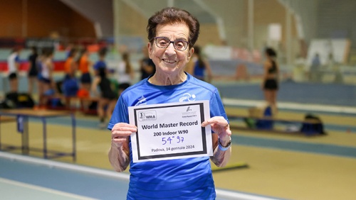 Cụ bà 92 tuổi với sức mạnh cơ bắp thách thức thời gian