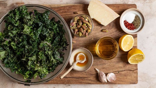 Một nguyên liệu giúp “nâng cấp” món salad cải xoăn