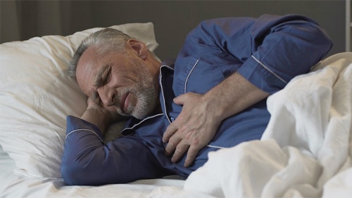 Tại sao nhiều người bệnh tim mạch sợ nhất giờ đi ngủ?