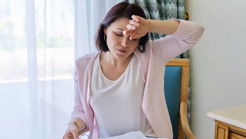 Lý do phụ nữ mãn kinh cần kiểm soát đường huyết