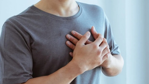 Nam giới bị đau vú: Nguyên nhân do đâu?