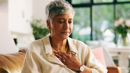 Đánh trống ngực: Khi nào cần lo lắng vì nhịp tim không đều?