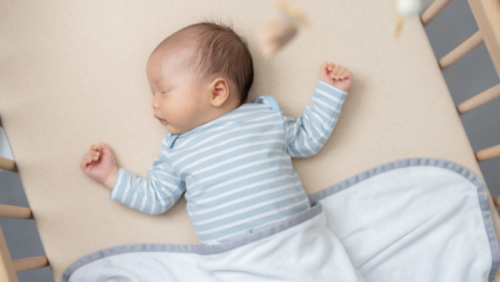 Infographic: Những lầm tưởng về giấc ngủ của trẻ sơ sinh khiến cha mẹ dễ lo lắng