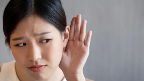 Nhận biết sớm dấu hiệu nghe kém 