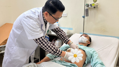 Bệnh viện Việt Đức điều trị sỏi đường mật trong gan bằng kỹ thuật ít xâm lấn