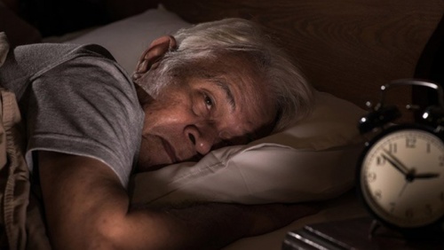 Mất ngủ ở người cao tuổi - Vấn đề sức khỏe không nên xem nhẹ