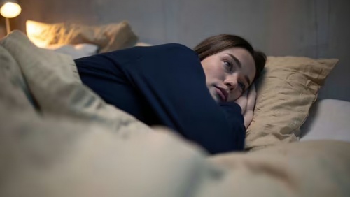 Vì sao bạn thường tỉnh giấc lúc 3 giờ sáng? 