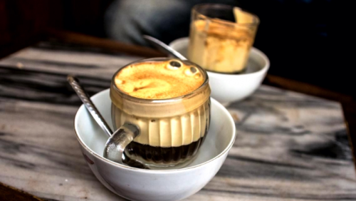 Cà phê trứng “gây sốt” mạng xã hội có thực sự tốt cho sức khỏe?