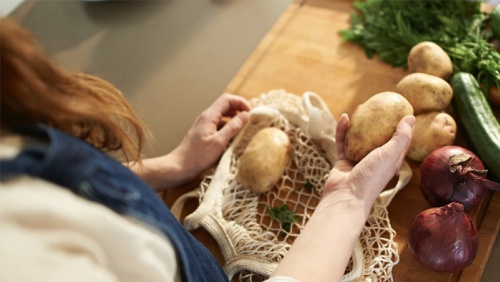 Bảo quản khoai tây thế nào để hạn chế nảy mầm?