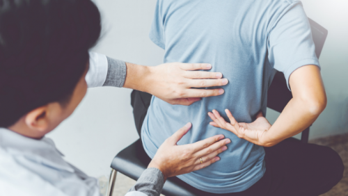 Đau thần kinh tọa do thoát vị đĩa đệm chèn dây thần kinh phải làm sao?