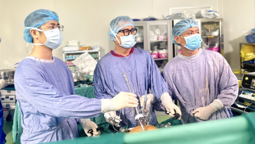 Suýt mất mạng vì vỡ thực quản sau uống rượu và nôn dữ dội