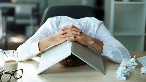 Cảnh báo mối liên hệ giữa burnout và suy nhược thần kinh
