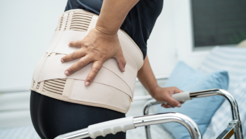 Dấu hiệu cảnh báo thoái hóa đốt sống lưng nhiều người bỏ qua
