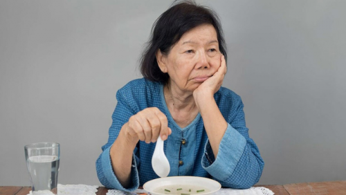 Suy dinh dưỡng ở người cao tuổi: Mối đe dọa đến tuổi thọ