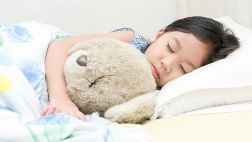 Giấc ngủ chất lượng giúp trẻ học tập và giao tiếp tốt hơn