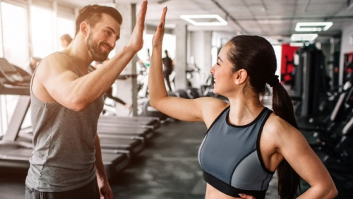 Tập tạ ảnh hưởng thế nào đến nội tiết tố?