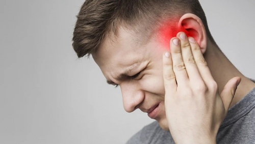 Bị ù tai, đau đầu nên làm gì cải thiện?