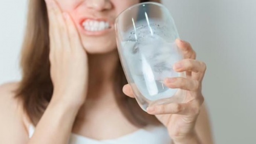 5 thực phẩm quen thuộc dễ gây nứt, mẻ răng mà bạn ít ngờ tới