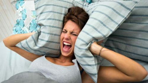 Vì sao tâm trạng thường tệ đi trước khi kỳ kinh nguyệt bắt đầu?
