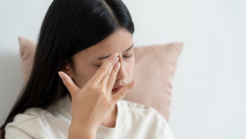Làm gì khi có dị vật rơi vào mắt?