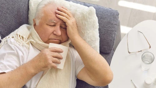 Người cao tuổi bị viêm phế quản mạn tính cần lưu ý gì?